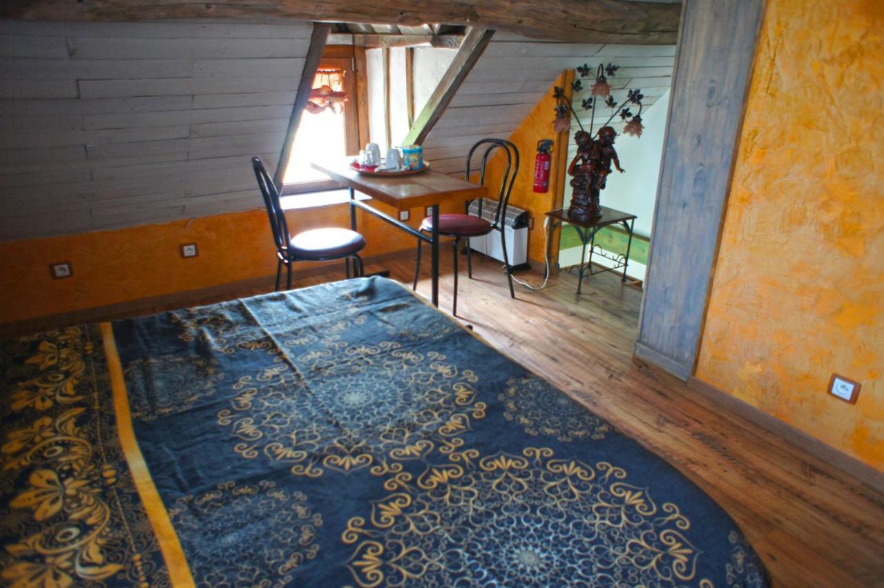 Aux Logis De La Solre Panzió Ferrière-la-Petite Kültér fotó