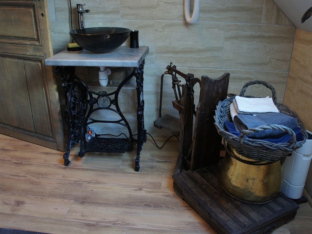 Aux Logis De La Solre Panzió Ferrière-la-Petite Kültér fotó