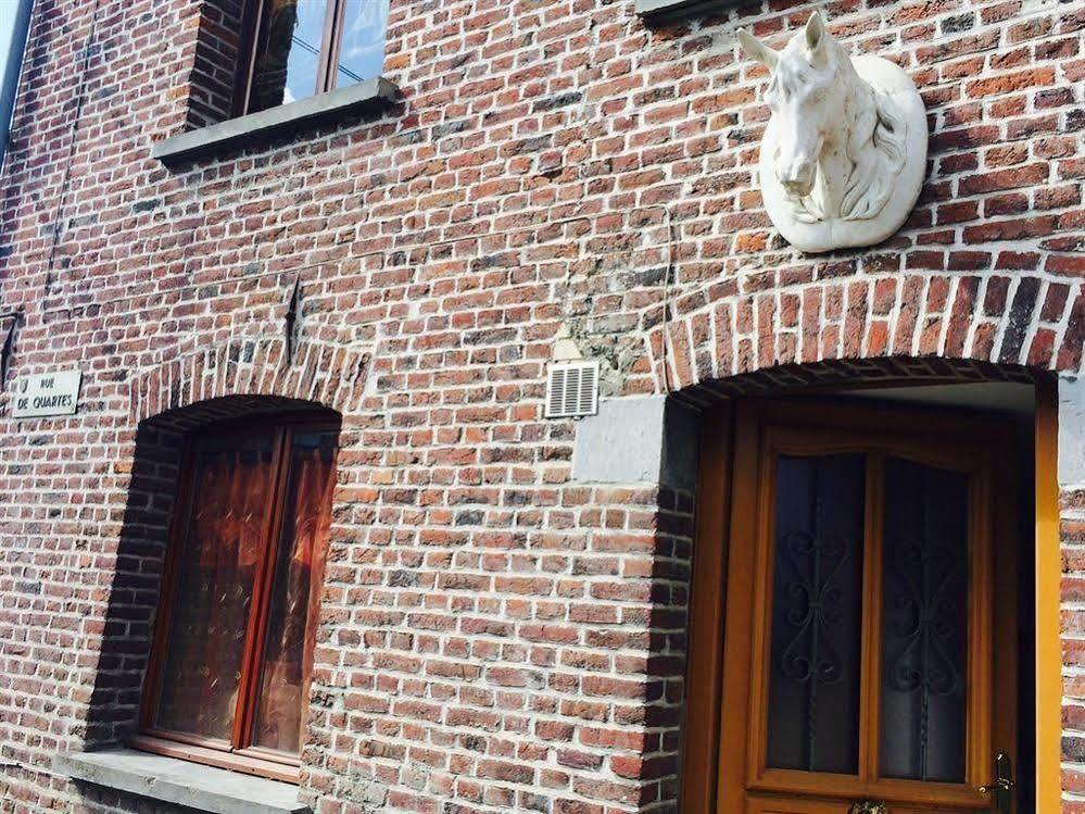 Aux Logis De La Solre Panzió Ferrière-la-Petite Kültér fotó